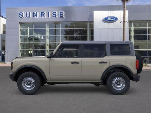 2025 Ford Bronco Base 4 Door 4x4