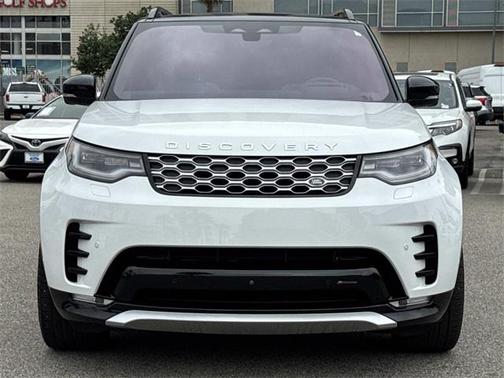 2023 Land Rover Discovery P360 Metropolitan Edition