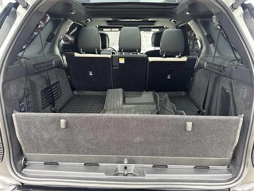 2023 Land Rover Discovery P360 Metropolitan Edition