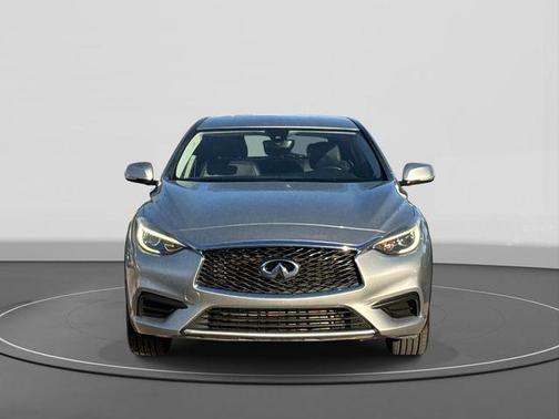 2018 INFINITI QX30 Luxury