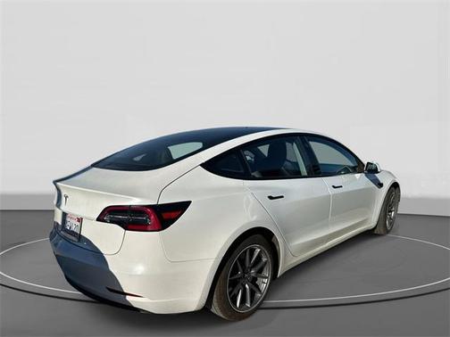 2022 Tesla Model 3 Standard Range