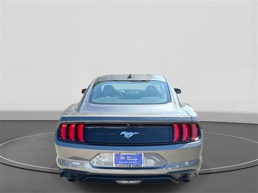 2022 Ford Mustang EcoBoost