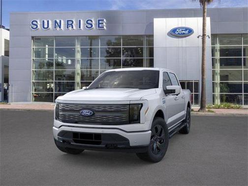 2025 Ford F-150 Lightning LARIAT