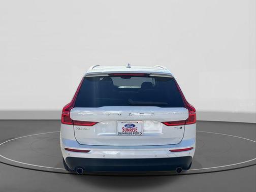 2020 Volvo XC60 T5 Momentum