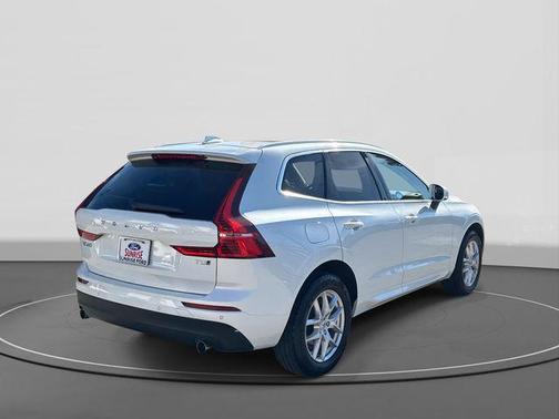2020 Volvo XC60 T5 Momentum