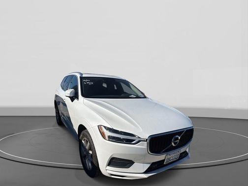 2020 Volvo XC60 T5 Momentum
