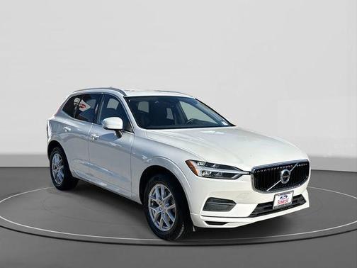 2020 Volvo XC60 T5 Momentum
