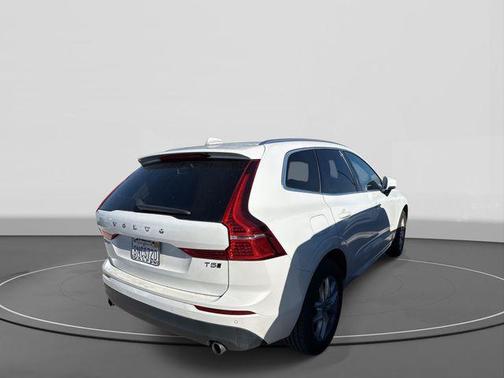 2020 Volvo XC60 T5 Momentum
