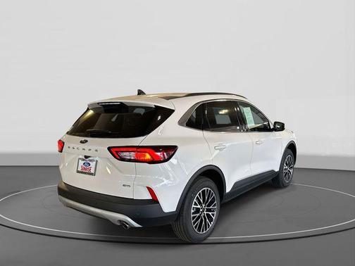 2025 Ford Escape PHEV SE
