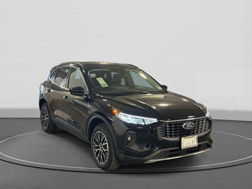 2025 Ford Escape PHEV SE