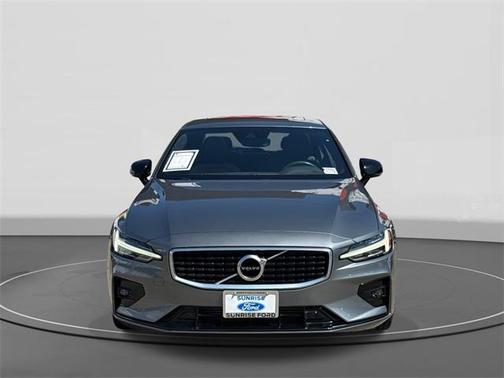 2019 Volvo S60 T6 R-Design