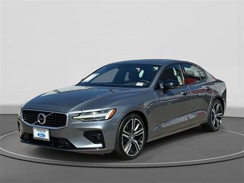 2019 Volvo S60 T6 R-Design