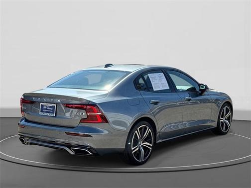 2019 Volvo S60 T6 R-Design