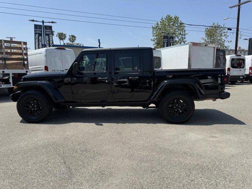 2022 Jeep Gladiator Altitude 4x4