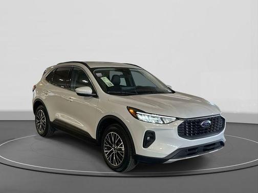 2025 Ford Escape PHEV SE