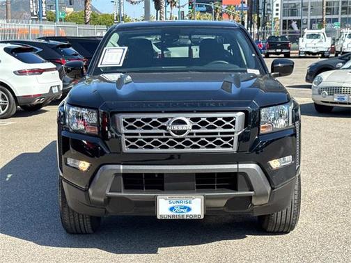 2022 Nissan Frontier SV