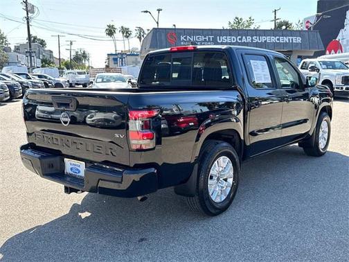 2022 Nissan Frontier SV