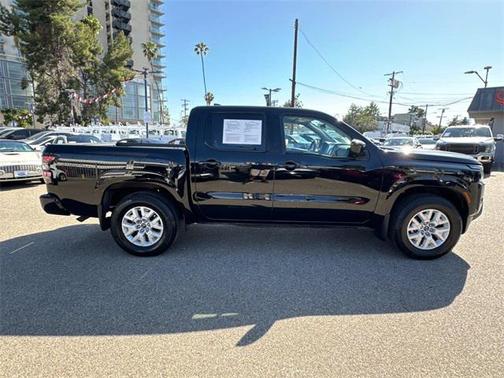 2022 Nissan Frontier SV