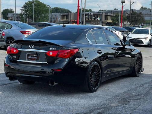 2015 INFINITI Q50 Sport