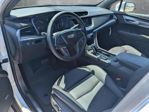 2025 Cadillac XT5 Luxury