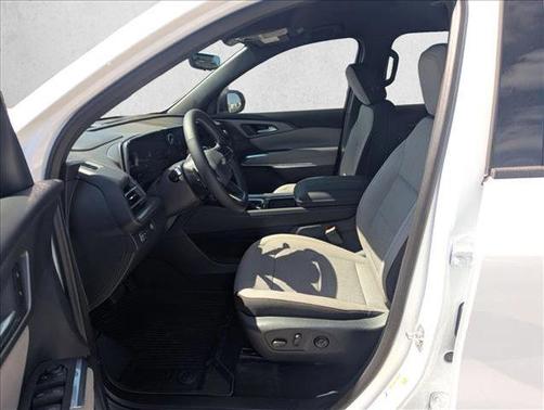 Summit White 2026 Chevrolet Traverse LT