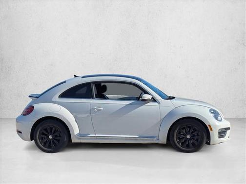 2019 Volkswagen Beetle 2.0T SE