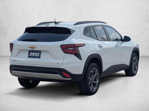 Summit White 2025 Chevrolet Trax LT
