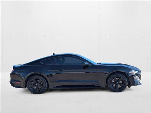 2022 Ford Mustang EcoBoost