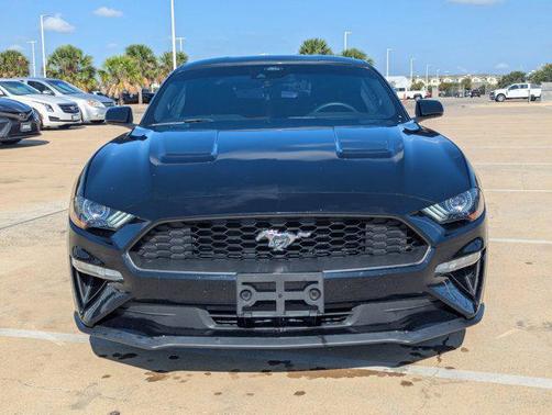 2022 Ford Mustang EcoBoost