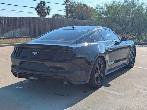 2022 Ford Mustang EcoBoost