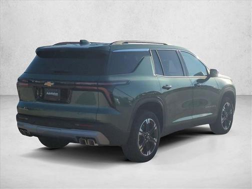 Trillium Green Metallic 2027 Chevrolet Traverse LT