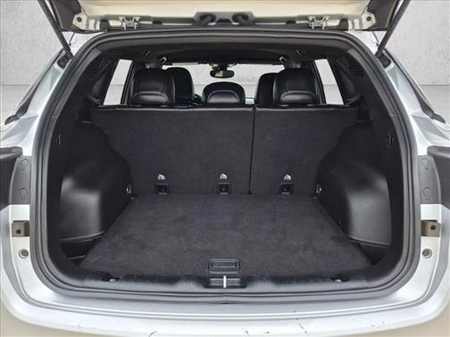 Silver Zynith Metallic Clearcoat 2025 Jeep Compass Trailhawk