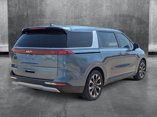 2024 Kia Carnival EX