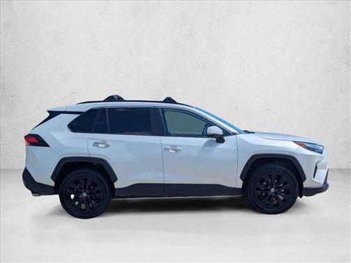 Blizzard Pearl 2022 Toyota RAV4 Limited