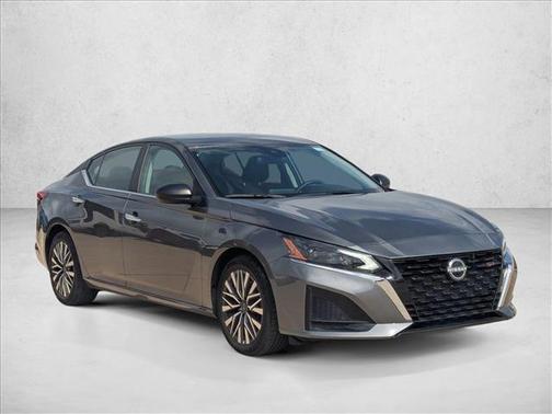 Gun Metallic 2025 Nissan Altima SV FWD
