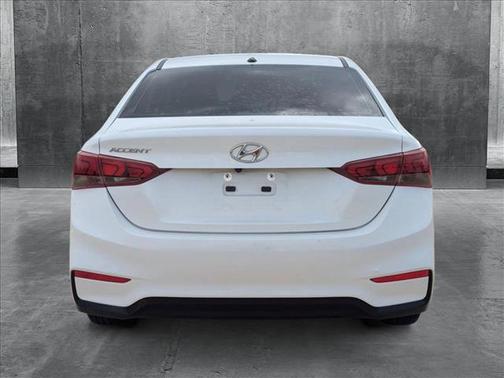 2022 Hyundai Accent SE