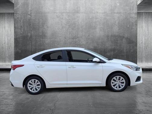 2022 Hyundai Accent SE