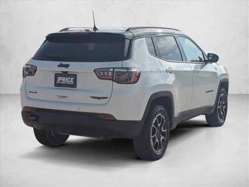 Bright White Clearcoat 2025 Jeep Compass Trailhawk