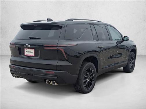 Mosaic Black Metallic 2026 Chevrolet Traverse LT