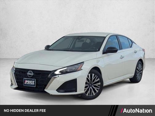 Glacier White 2025 Nissan Altima SV FWD