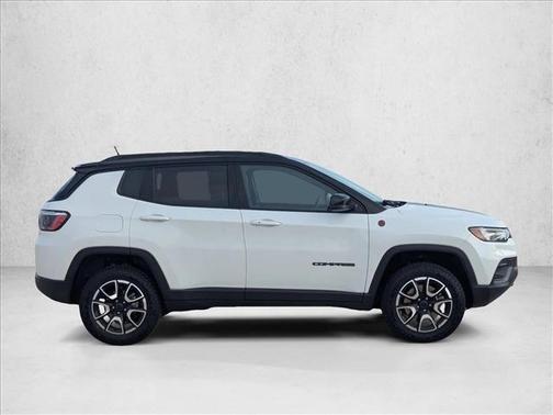 Bright White Clearcoat 2025 Jeep Compass Trailhawk