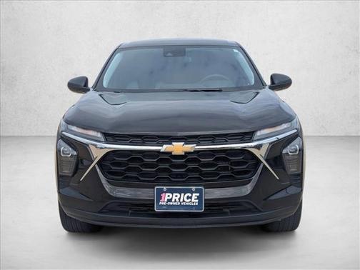 Mosaic Black Metallic 2024 Chevrolet Trax LS