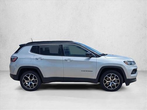 Silver Zynith Metallic Clearcoat 2025 Jeep Compass Limited
