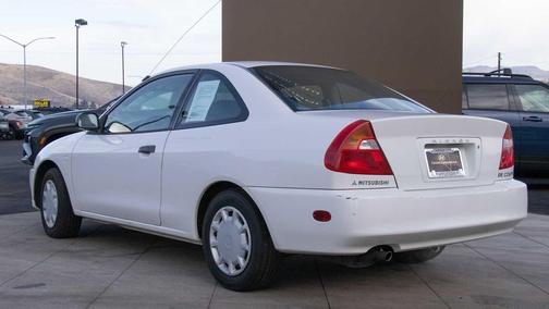 2002 Mitsubishi Mirage DE