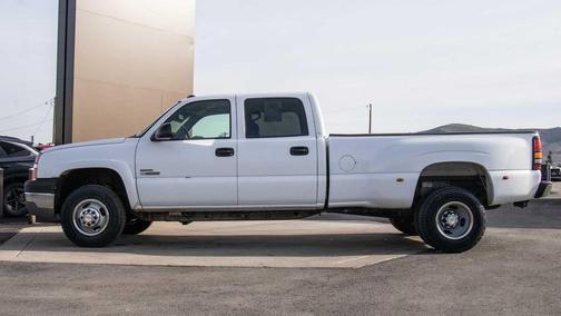 2004 Chevrolet Silverado 3500 LS Crew Cab