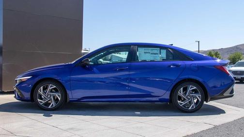 2025 Hyundai ELANTRA Sport