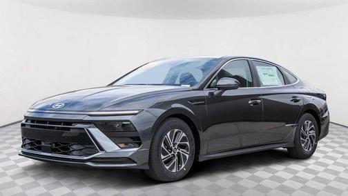 2026 Hyundai SONATA Hybrid Base