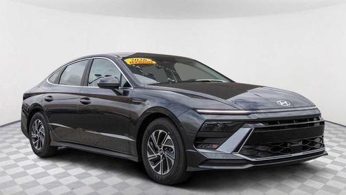 2026 Hyundai SONATA Hybrid Base