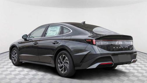 2026 Hyundai SONATA Hybrid Base