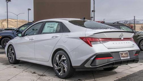 2025 Hyundai ELANTRA Sport